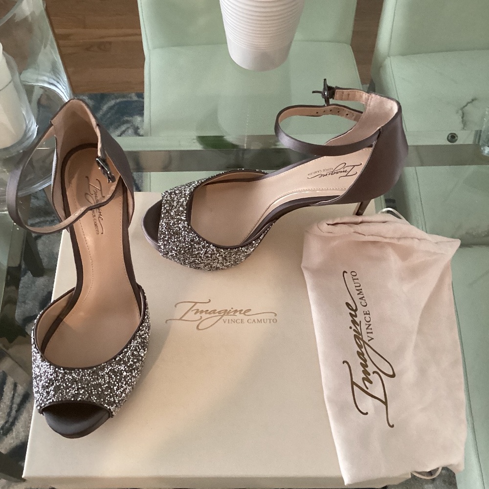 Vince Camuto “Imagine” 9.5